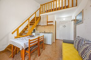 Studio Apartment, 250m From the Beach