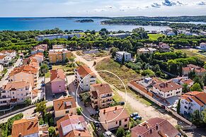 Studio Apartment, 250m From the Beach