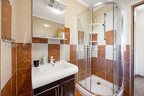 Studio Apartment, 250m From the Beach