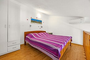Studio Apartment, 250m From the Beach