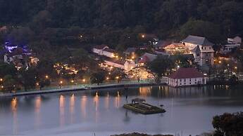 Sandriana Lake view