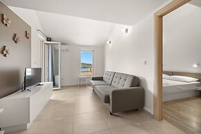 Enchanting Summer Apartment With Sea View