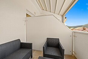 Enchanting Summer Apartment With Sea View