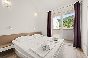 Enchanting Summer Apartment With Sea View
