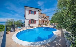 Studio in Drenje Near Beaches & Heated Pool