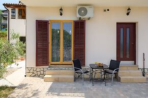 Studio in Drenje Near Beaches & Heated Pool