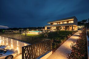 Luxurious Villa With Pool in Sveti Bartul