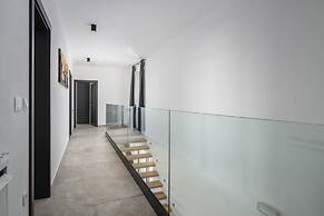 Luxurious Villa With Pool in Sveti Bartul