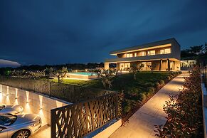 Luxurious Villa With Pool in Sveti Bartul
