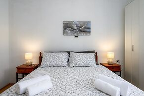 Spacious Apartment in Markoci