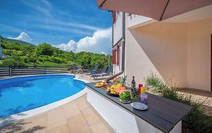 Tranquil Retreat With Pool in Drenje