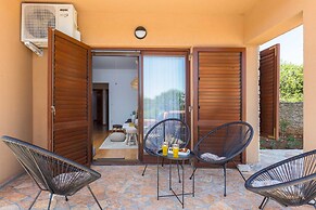 Apartment With Shared Swimming Pool
