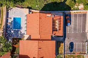 Apartment With Shared Swimming Pool