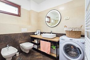 Apartment With Shared Swimming Pool