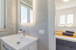 Furnished Penthouse With sea View