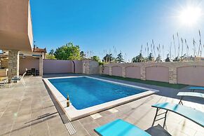 Relaxing Villa in Pula With Private Pool