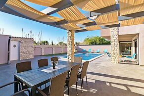 Relaxing Villa in Pula With Private Pool