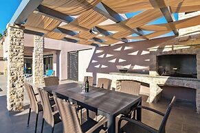 Relaxing Villa in Pula With Private Pool