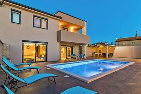 Relaxing Villa in Pula With Private Pool