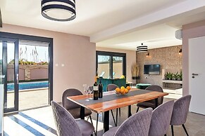 Relaxing Villa in Pula With Private Pool