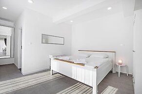 Modern Apartment, 300m From the Beach