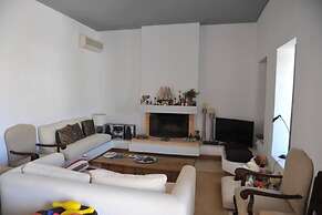 Zeus House by GHH