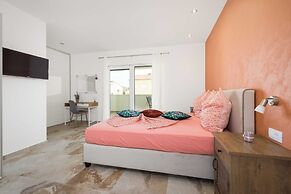 Luxe Villa in Pula With Pool and Jacuzzi