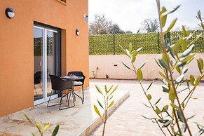 Luxe Villa in Pula With Pool and Jacuzzi
