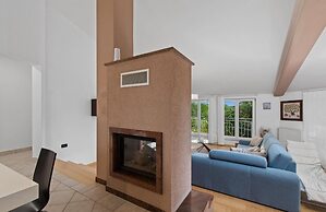 Villa in Vintijan With Private Pool