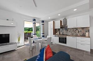 Villa in Vintijan With Private Pool