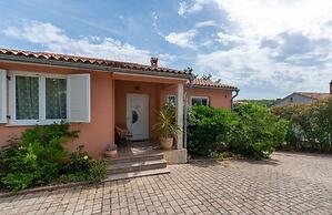 Villa in Vintijan With Private Pool