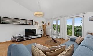 Villa in Vintijan With Private Pool