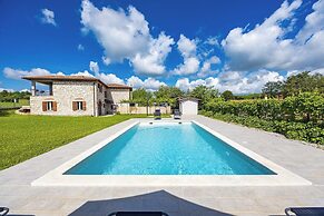 Charming Villa With Pool