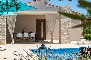 Luxe Villa With Jacuzzi and Pool
