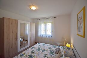 Apartment With Terrace & Lovely Garden