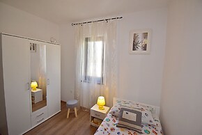 Apartment With Terrace & Lovely Garden