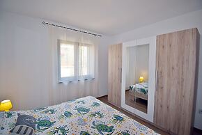 Apartment With Terrace & Lovely Garden