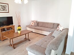 Apartment With Terrace & Lovely Garden