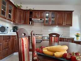 Apartment With Terrace & Lovely Garden