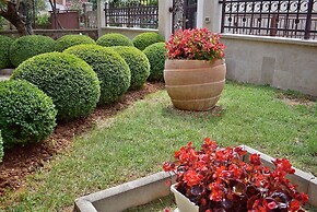 Apartment With Terrace & Lovely Garden