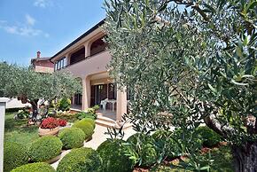 Apartment With Terrace & Lovely Garden