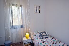 Apartment With Terrace & Lovely Garden