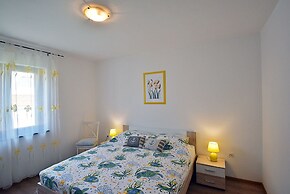 Apartment With Terrace & Lovely Garden