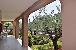 Apartment With Terrace & Lovely Garden