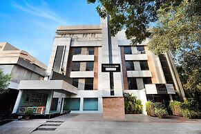 Super Townhouse Oak Kodambakkam