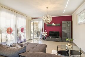Spacious Rural Villa w/ Pool