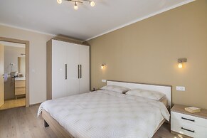 Spacious Rural Villa w/ Pool