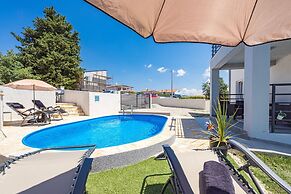 Villa With Private Pool in Baderna