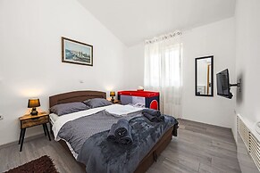 Villa With Private Pool in Baderna