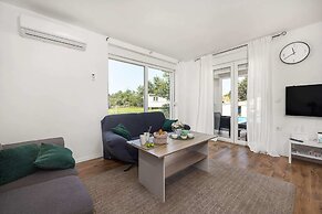 Villa With Private Pool in Baderna